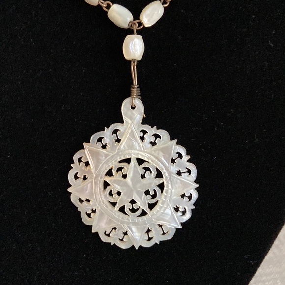 Vintage Jewelry - Vintage Mother of Pearl Carved Star Pendant Necklace Cream